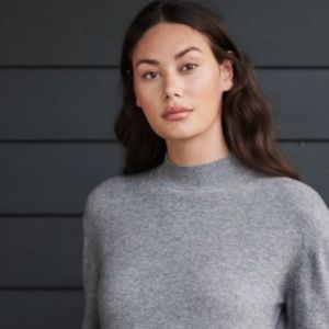 Quince 100% Cashmere Mockneck Sweater | XS | Ivory